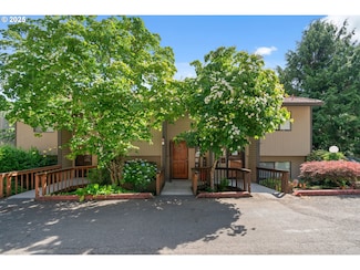 2818 Treetop Ln, West Linn, OR 97068