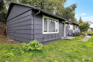 3218 -3220 Halverson Ave, Bremerton, WA 98310