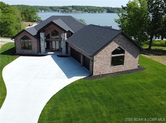 1254 Darwin Dr, Osage Beach, MO 65065