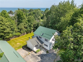 5860 Old Lake Shore Rd, Lake View, NY 14085
