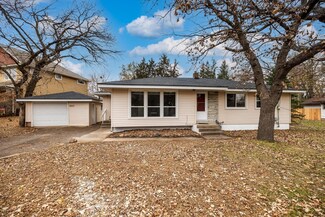 3033 Woodale Dr, New Brighton, MN 55112