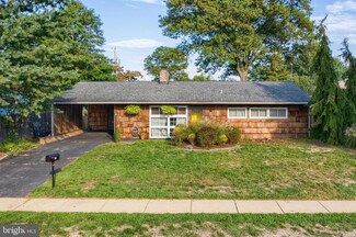 57 Yellowood Dr, Levittown, PA 19057