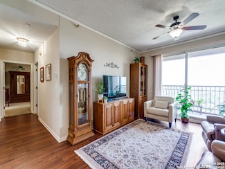 1 Towers Park Ln Unit 1902, San Antonio, TX 78209