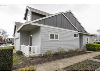 642 Arlington Dr, Newberg, OR 97132