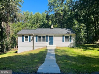 128 Blue Ridge Ave, Chester Gap, VA 22623