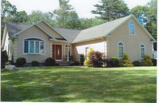 205 Perry Hill Rd, Acushnet, MA 02743