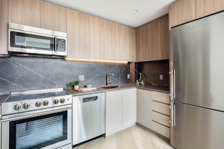105-02 Queens Blvd Unit 1013, Flushing, NY 11375