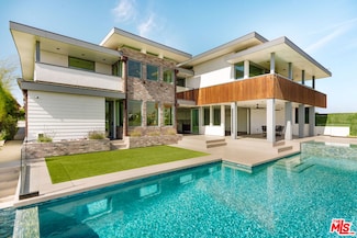934 1st St, Manhattan Beach, CA 90266