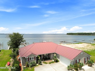 132 Gemstone Dr, Sneads Ferry, NC 28460