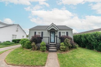 2249 Maple St, Columbus, IN 47201