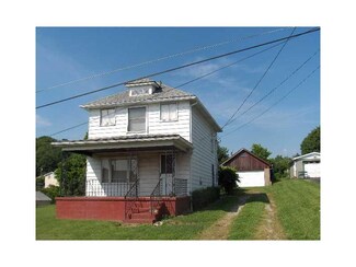 72 3rd Ave, Atlasburg, PA 15004