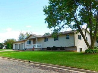 424 W Clemens St, Cuba City, WI 53807