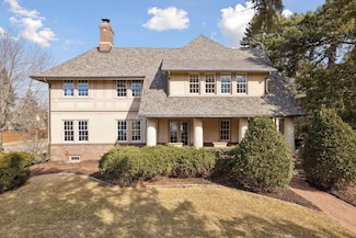 1943 Summit Ave, Saint Paul, MN 55105