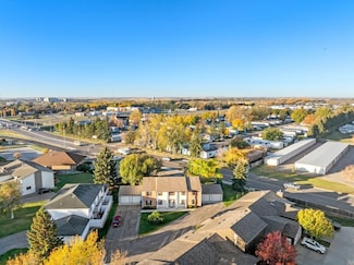 1816 15 1 2 St SW Unit Minot, Minot, ND 58701