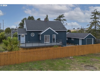 924 Avenue H, Seaside, OR 97138