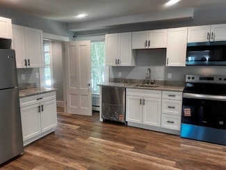 1 Madison St Unit B, Amesbury, MA 01913