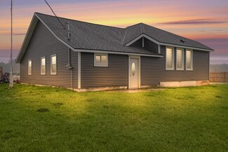 7564 13 Mile Rd NE, Rockford, MI 49341