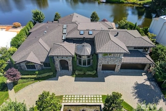 1328 85th Ave NE, Clyde Hill, WA 98004