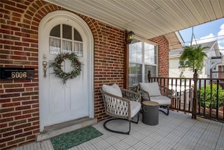 6006 Heege Rd, Saint Louis, MO 63123