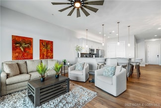 166 Captiva Dr Unit 8B, Sunrise Beach, MO 65079