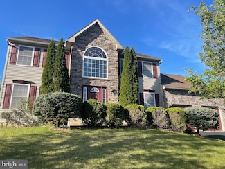 8 Nancy Cir, Reading, PA 19606