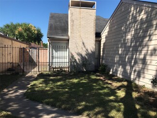 8802 Kalewood Dr, Houston, TX 77099