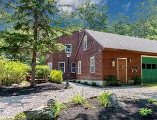 82 Pleasant Cove Rd, Phippsburg, ME 04562