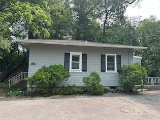 139 Cove Neck Rd, Oyster Bay, NY 11771