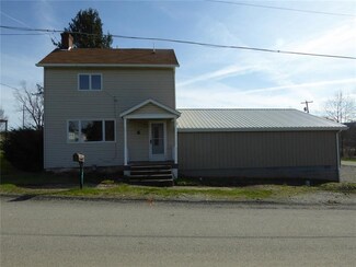 4 Maple St, Smithfield, PA 15478