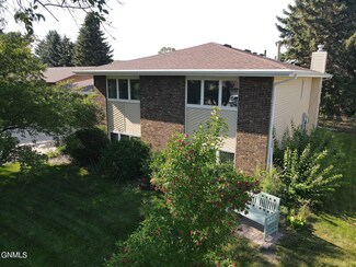 314 W Edmonton Dr, Bismarck, ND 58503
