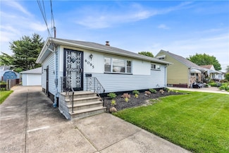 6095 Stark Dr, Brookpark, OH 44142