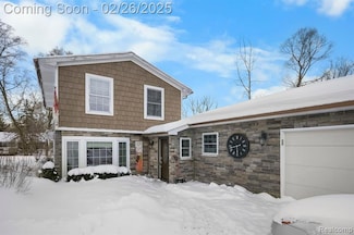 2060 Dunwoodie St, Ortonville, MI 48462
