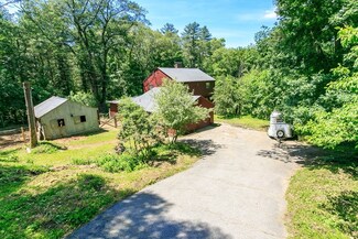 7 Forest St, Dover, MA 02030