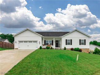 970 Saint Brendan Dr, Canal Fulton, OH 44614