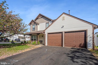 30 Country Lane Dr, Philadelphia, PA 19115