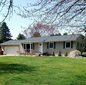 11484 Wood Rd, Dewitt, MI 48820