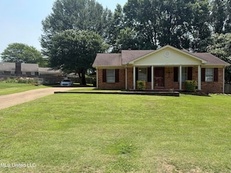 8528 Cedar Cir E, Southaven, MS 38671