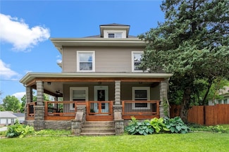 121 E Nichols St, Spring Hill, KS 66083
