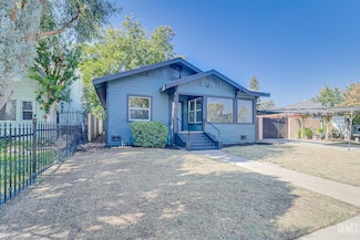 321 Oleander Ave, Bakersfield, CA 93304