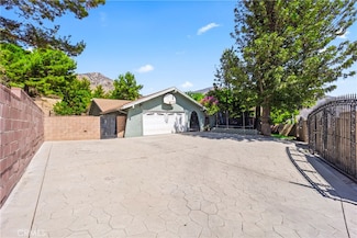 13876 Gavina Ave, Sylmar, CA 91342