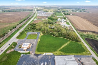 220 Indian Springs Dr, Sandwich, IL 60548