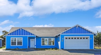 891 Seabird Dr SW, Bandon, OR 97411