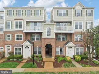 1909 Kenwood Ave Unit 303, Alexandria, VA 22302