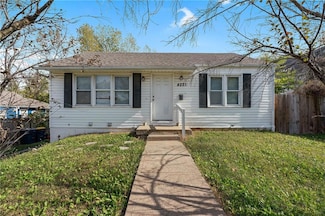 4221 Spruce Ave, Kansas City, MO 64130