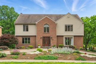 2599 Rossmoor Dr, Pittsburgh, PA 15241