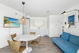 6080 Collins Ave Unit 302, Miami Beach, FL 33140