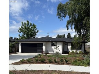 1640 Manor Dr, Gladstone, OR 97027