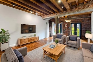28 Atlantic Ave Unit 414, Boston, MA 02110