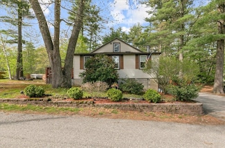 13 2nd St, Kingston, NH 03848
