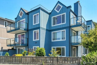 3722 Beach Dr SW Unit 102, Seattle, WA 98116
